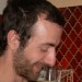 Olivier fait la vaisselle... c'est beau...